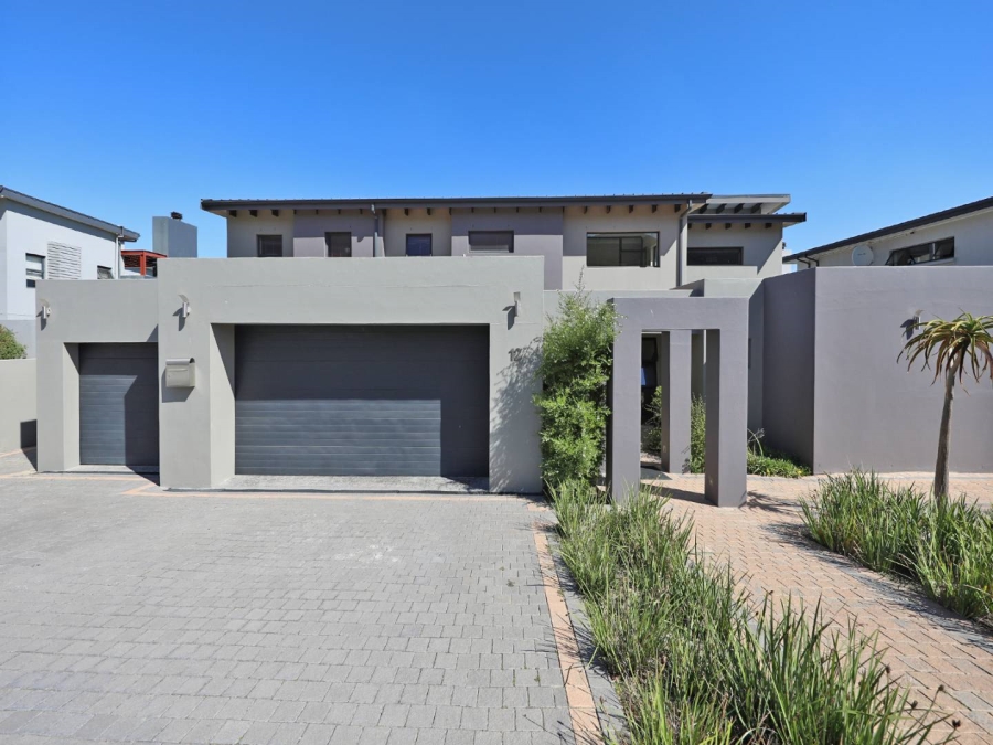 5 Bedroom Property for Sale in Baronetcy Western Cape